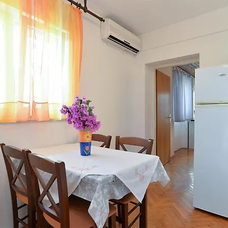 Jadranka 612 * Rabac